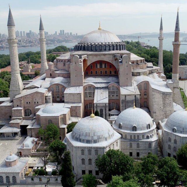 İstanbul cuma namazı saat kaçta?