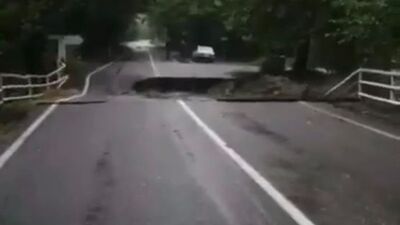 İşte selin dehşeti! Köprüyü kağıt gibi yıktı!