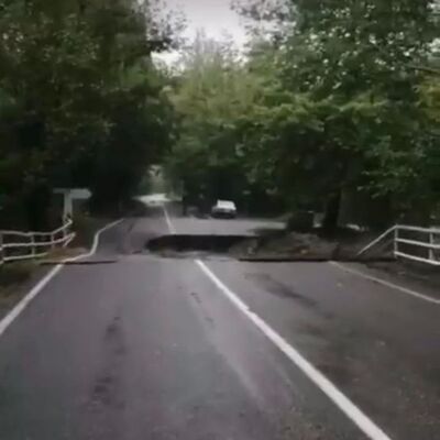 İşte selin dehşeti! Köprüyü kağıt gibi yıktı!