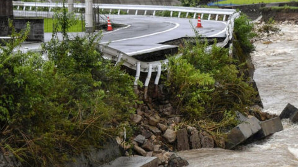 Japonya'da yaklaşık 1,5 milyon haneye tahliye çağrısı