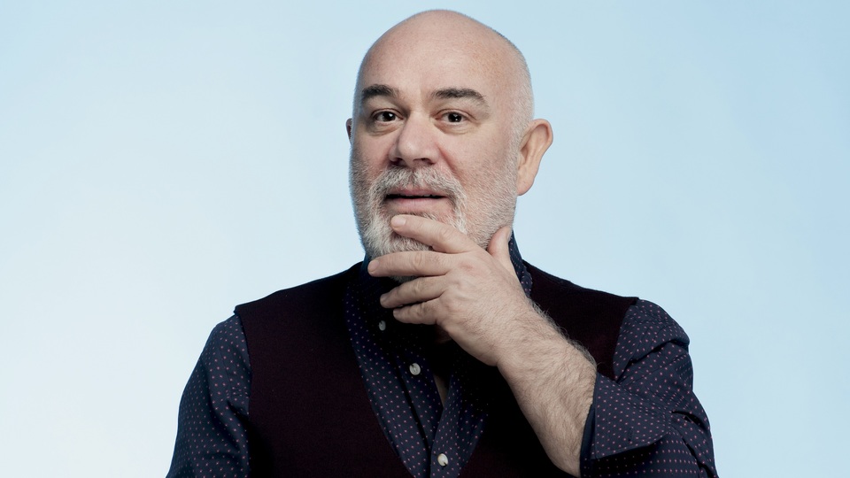 Güven Kıraç'tan 'Distopya' resimleri