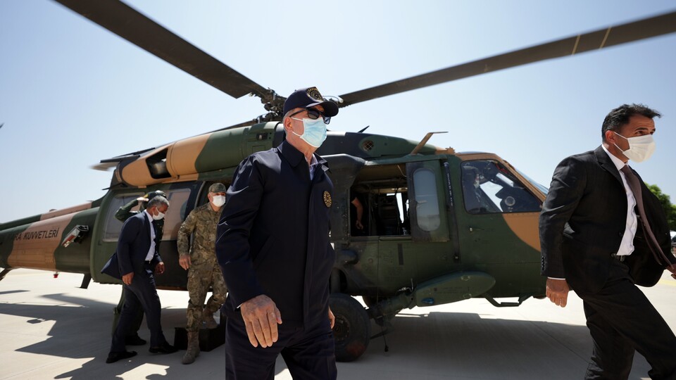 Bakan Akar ve komutanlar İran sınırında