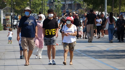 Bilim Kurulu Üyesi o gruba seslendi: Çift doz aşı olmalı