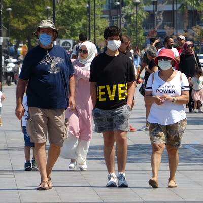 Bilim Kurulu Üyesi o gruba seslendi: Çift doz aşı olmalı