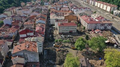 Sel felaketinde yıkılan bir binanın müteahhidi gözaltında