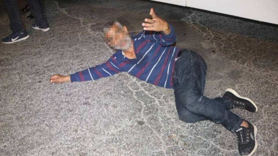 Bıçaklı saldırgana otobüs çarptı, sözleri şoke etti