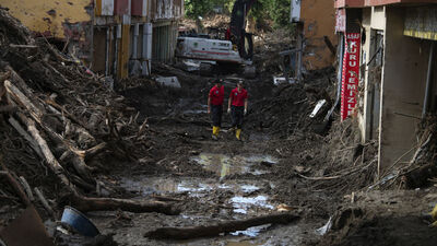 Sel felaketinde can kaybı 77 oldu