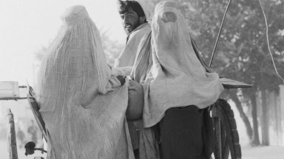 Afganistan'da kadınların ve kız çocuklarının hangi kazanımları tehdit altında?