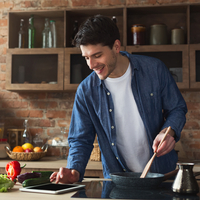 Kalbe giden yol hala mideden geçiyor