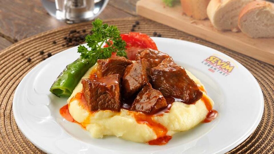 Macar gulaş tarifi ve malzemeleri