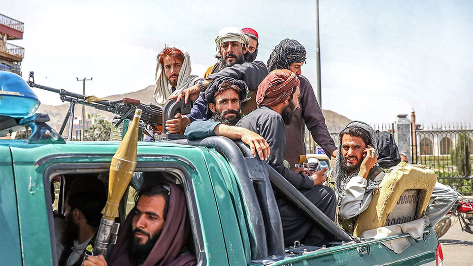 Taliban'ın kontrolüne geçmesinden bir gün sonra Kabil'de yaşananlar