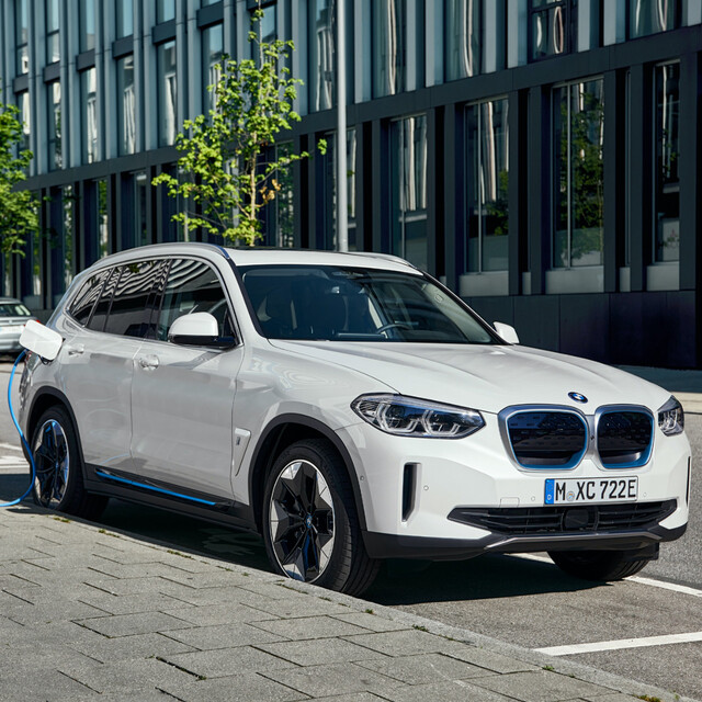Elektrikli otomobilleri kiraya çıkardı