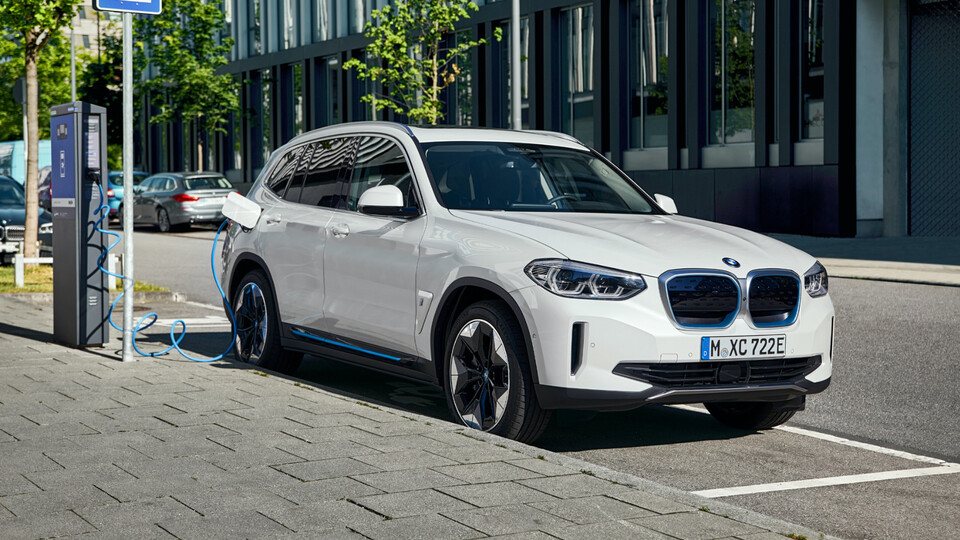 Elektrikli otomobilleri kiraya çıkardı