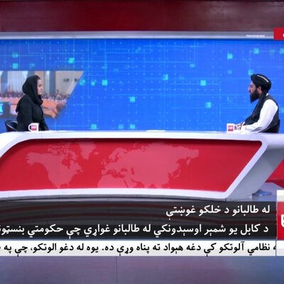 Taliban yetkilisi kadın sunucunun sorularını yanıtladı
