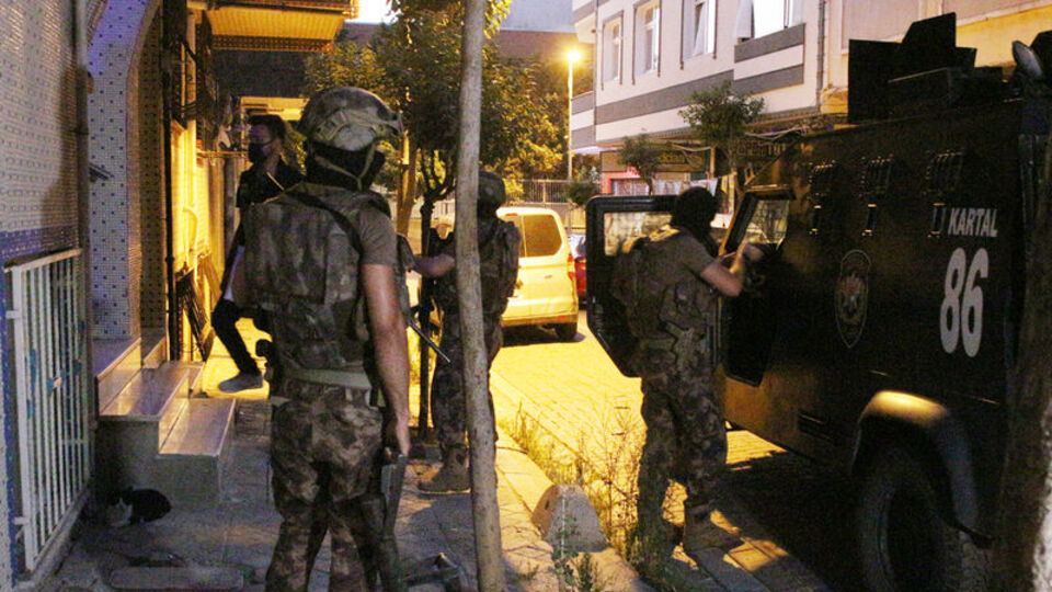 İstanbul'da 'torbacılara' şafak operasyonu