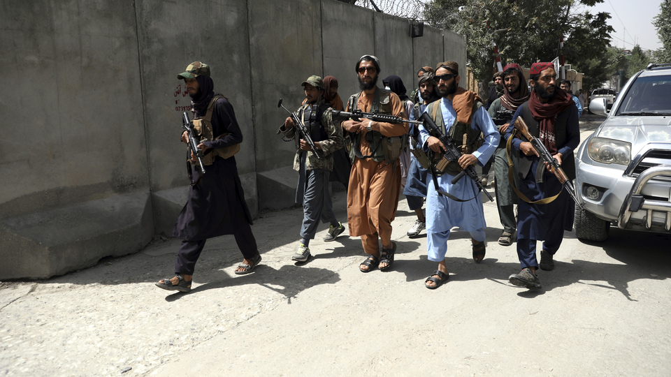 Yardımlarla ayakta duruyordu