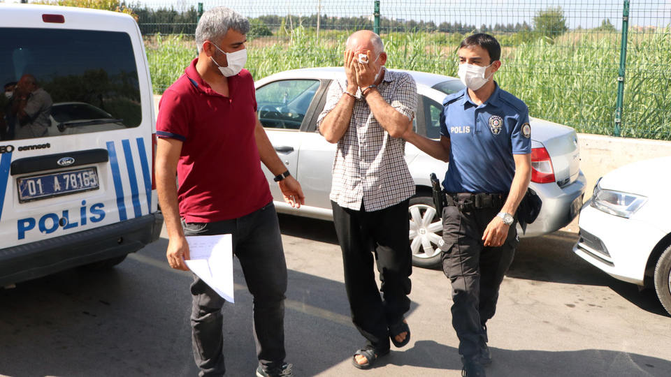 Vahşet! Hamile kızını boğazından bıçakladı