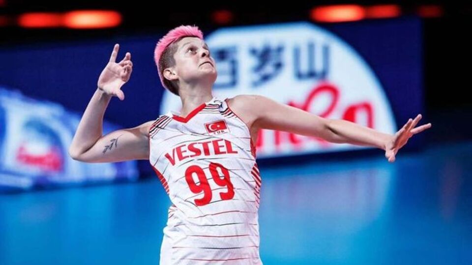 Ebrar Karakurt kimdir?