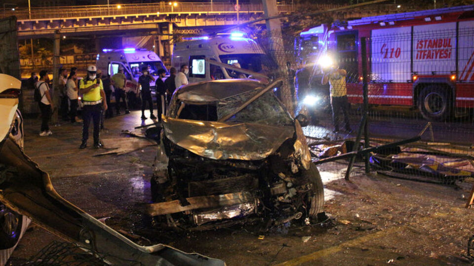 Kadıköy'de feci kaza: 1 ölü, 1 yaralı
