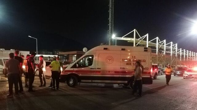 Maç yapan polislere silahlı saldırı: 1 polis yaralı