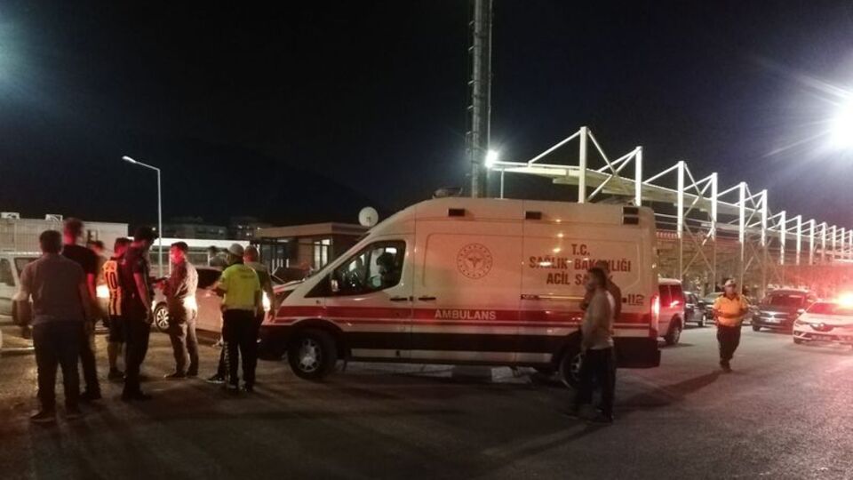 Maç yapan polislere silahlı saldırı: 1 polis yaralı