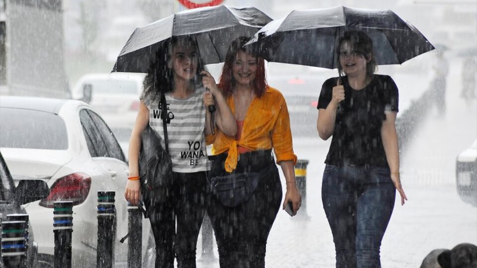 Meteoroloji'den önemli uyarı! 2 bölgede sağanak!