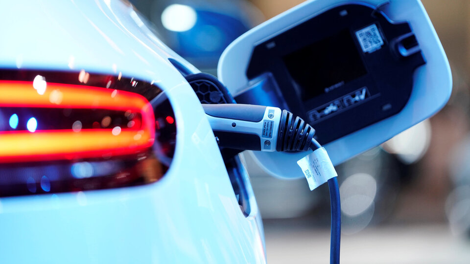 Almanya'daki araçları şarj edecek!