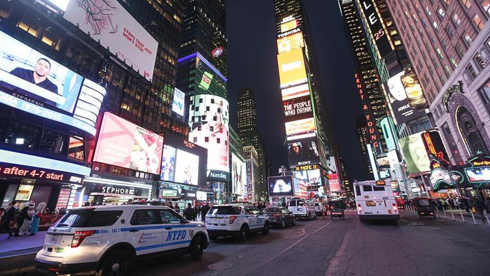 New York'ta Times Meydanı şüpheli paket nedeniyle boşaltıldı