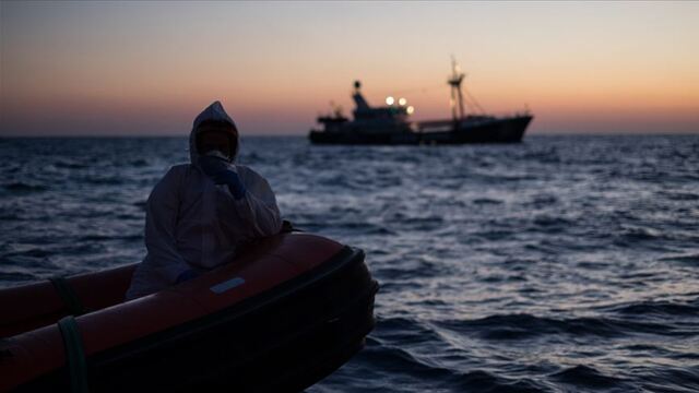 Kuzey Afrika'da düzensiz göçmelerin botu battı: 39 ölü