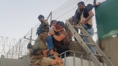 Afganistan'da mahsur kalan 5 kişi kurtarıldı