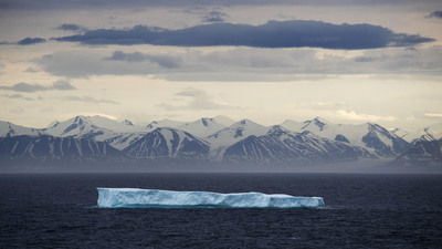 Grönland'ın zirvesine ilk kez yağmur yağdı!