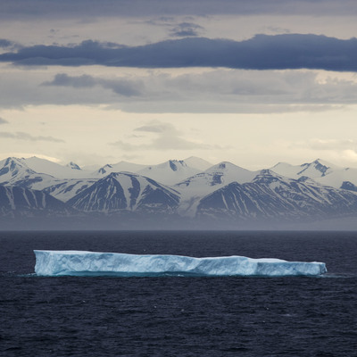 Grönland’ın zirvesine ilk kez yağmur yağdı!