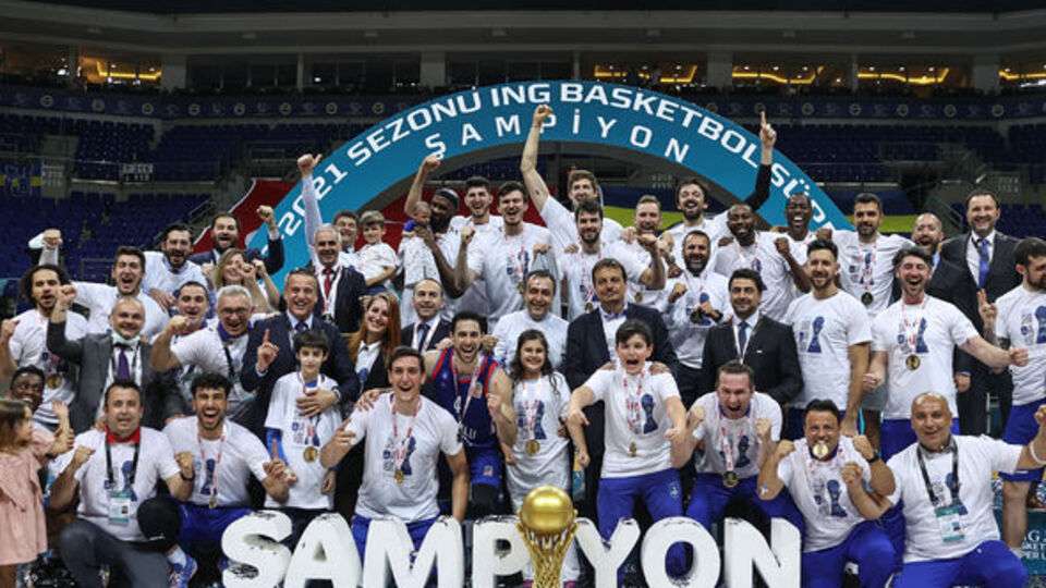 Efes'in hedefi 3 kupa