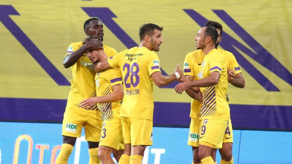 Eyüpspor 2'de 2 yaptı