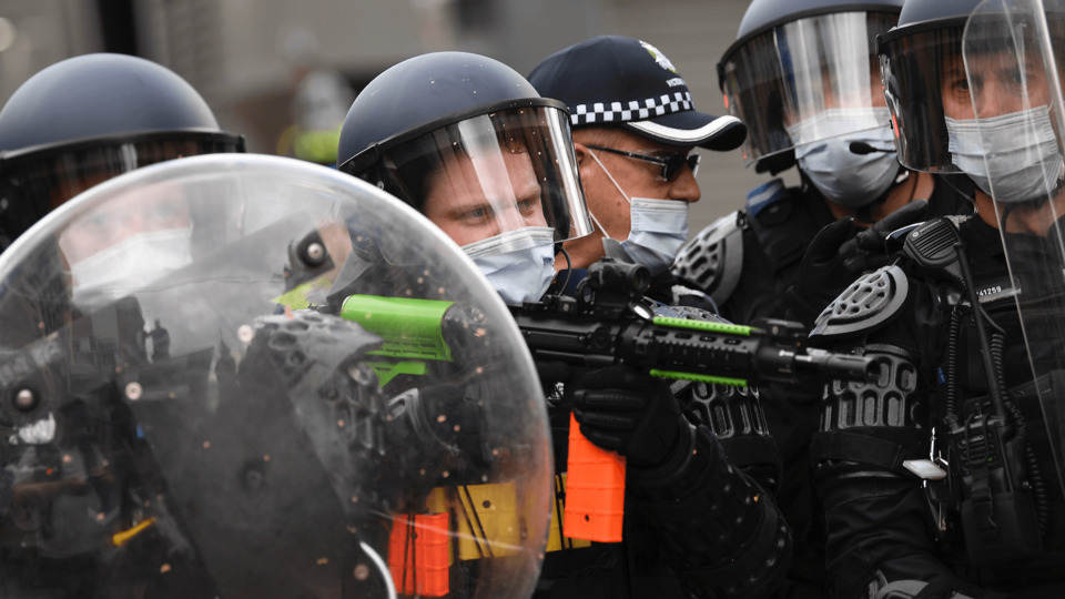 Avustralya'da Covid-19 yasakları protesto edildi