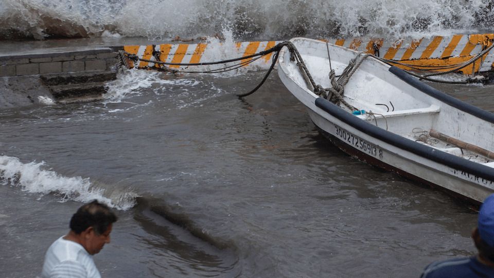 Grace Kasırgası güçlenerek ilerliyor