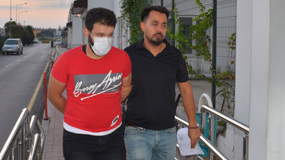 DEAŞ'lı teröristin telefonundan çıktı! 'Canlı bomba' yeleği yapımı