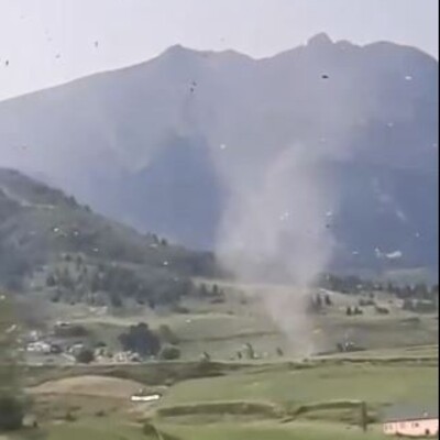 Artvin'i hortum ve fırtına vurdu!