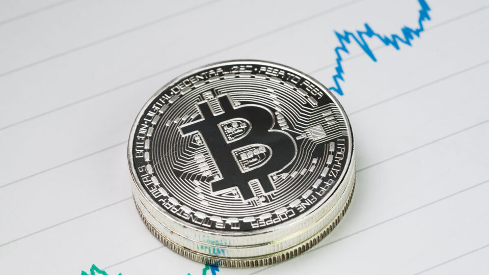 Bitcoin kritik seviyeyi aştı