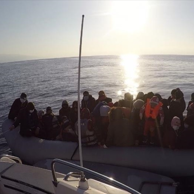 Çanakkale'de 52 sığınmacı kurtarıldı
