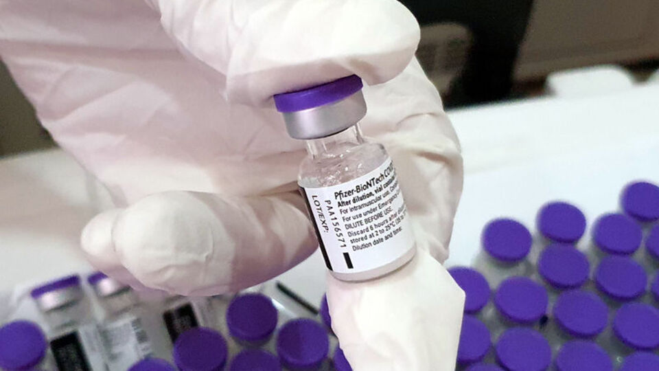 Pfizer-BioNTech aşısına tam onay