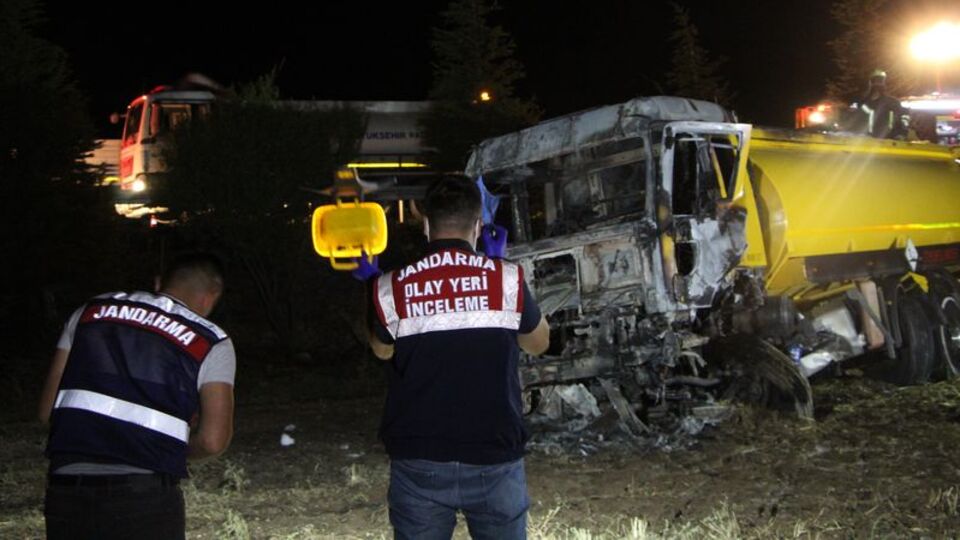 Şarampole devrilen yakıt tankeri alev alev yandı: 1 ölü
