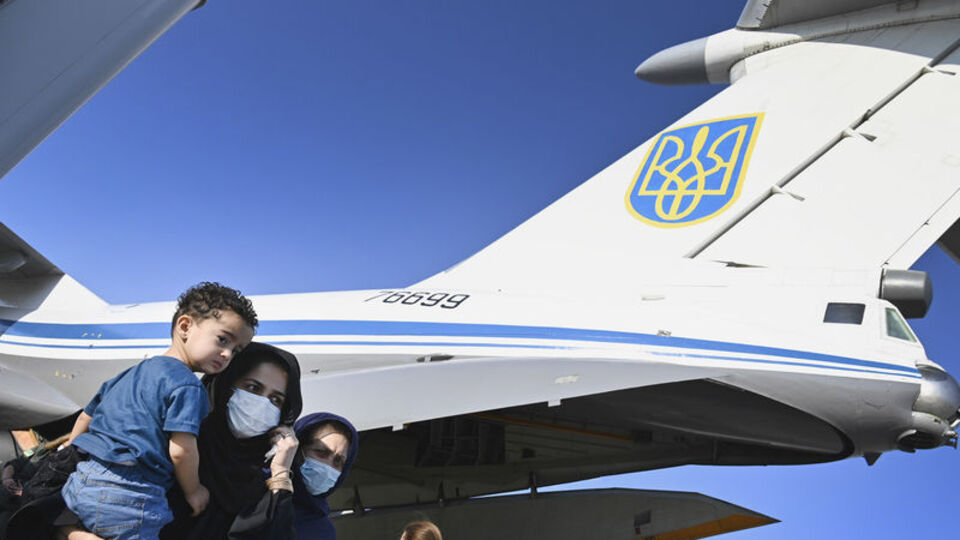 'Afganistan'a giden Ukrayna tahliye uçağı kaçırıldı' haberine yalanlama!