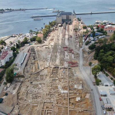 Haydarpaşa Garı çevresinde 3 yıldır sürüyor!