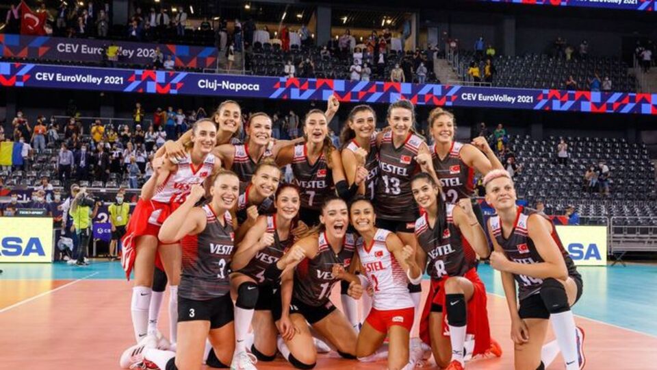 Türkiye Hollanda maçı canlı yayın!