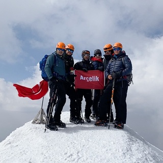 Arçelik ekibinden Ağrı Dağı zirvesine tırmanış