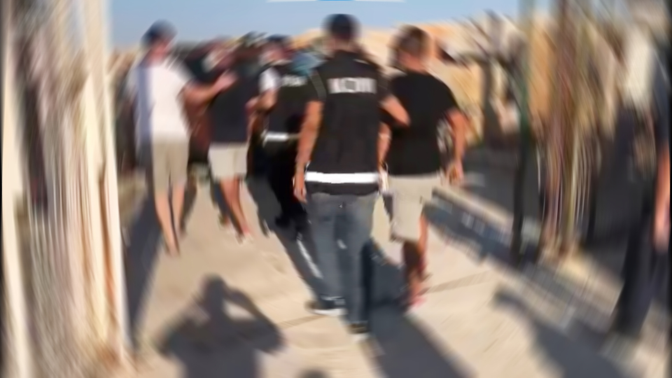 Sınırda 11'i FETÖ üyesi 17 kişi yakalandı