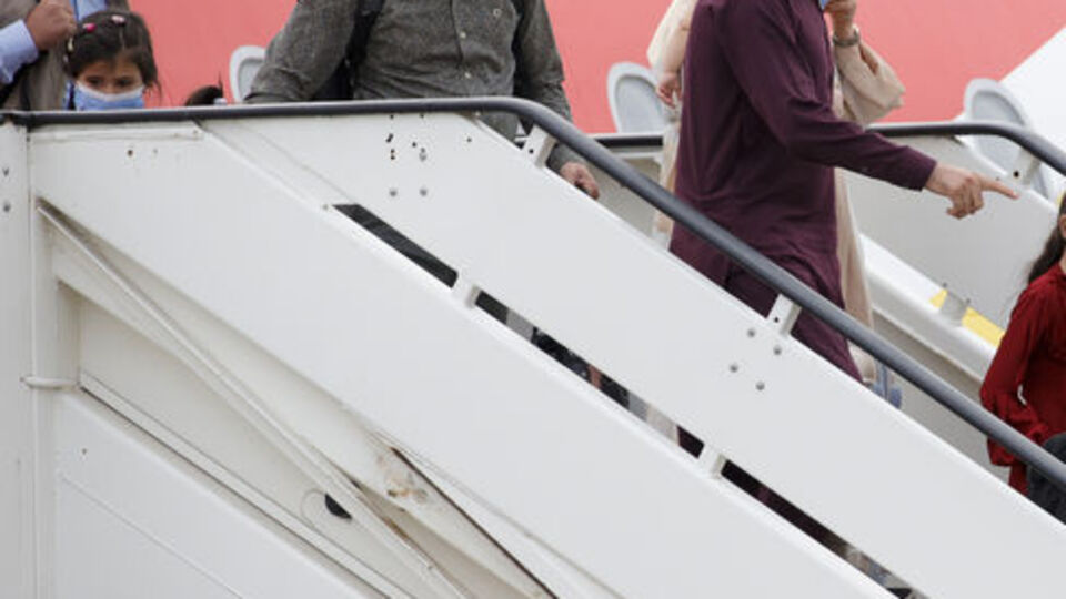 Belçika saldırı endişesiyle tahliyeleri durdurdu!