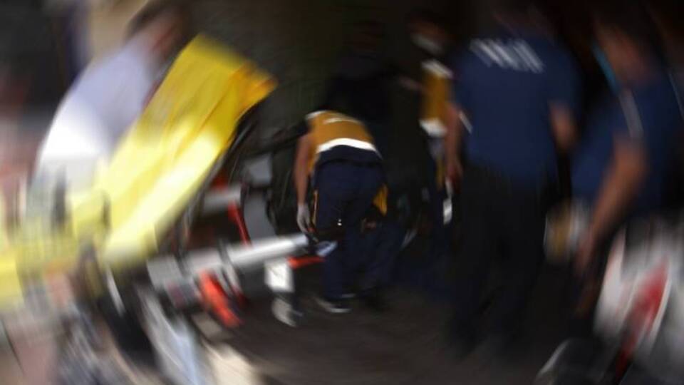 Sigara istediği çocuk, bıçakla dehşet saçtı!