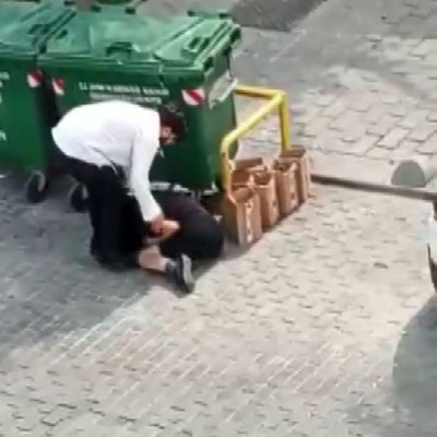 Sokak ortasında kadına şiddet!